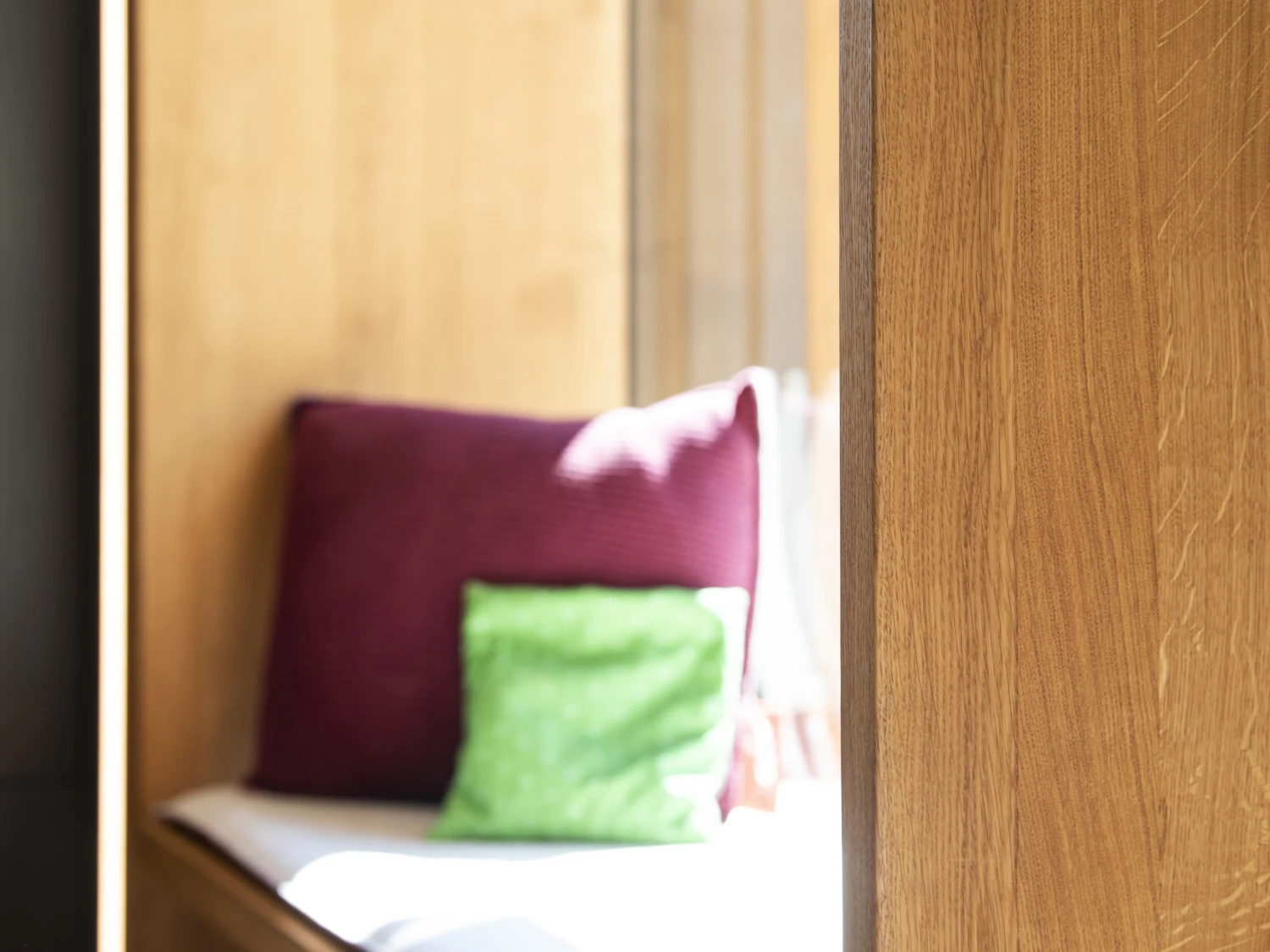 Kochinsel mit Holzrahmen